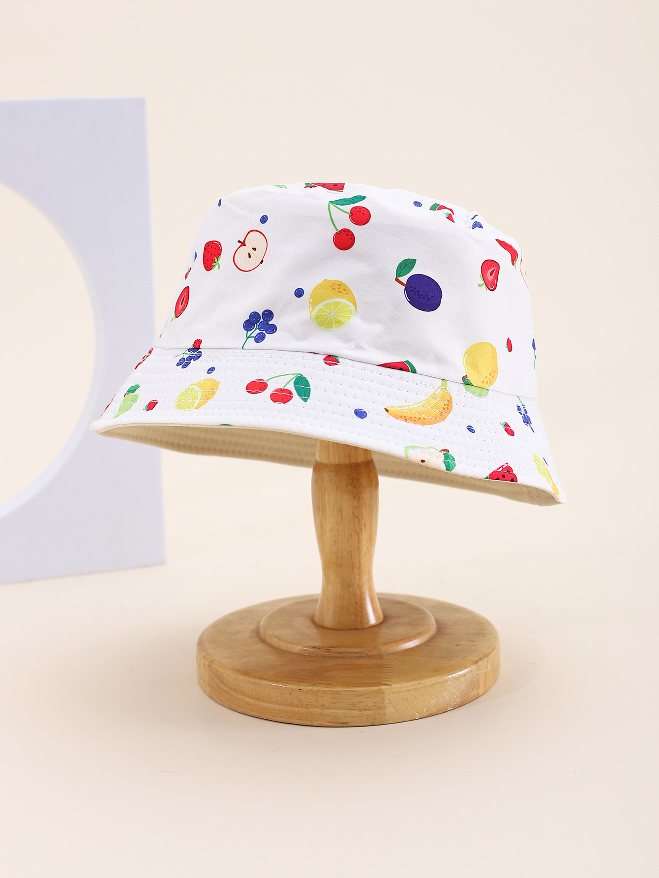 Spring and summer bestsellers: Various frue-printed double-sided fisherman hats for children. Cute cartoon classic, versatile and personalized. Children's double-sided fisherman hats, all with a pier circumference of 54CM Specification drawing
