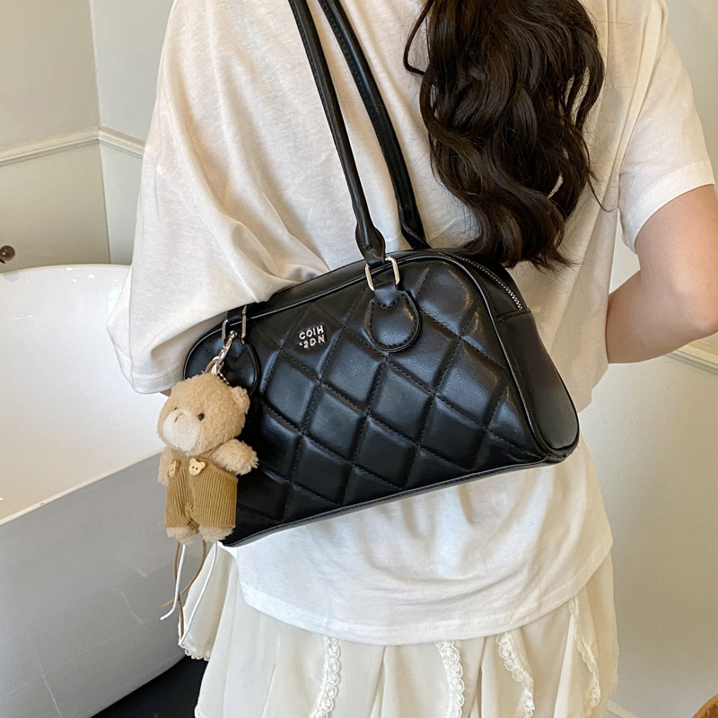 Korean style diamond-shaped underarm bag 2025 Summer new work commuting large-capacity single-shoulder bag Boston bag for women Specification drawing