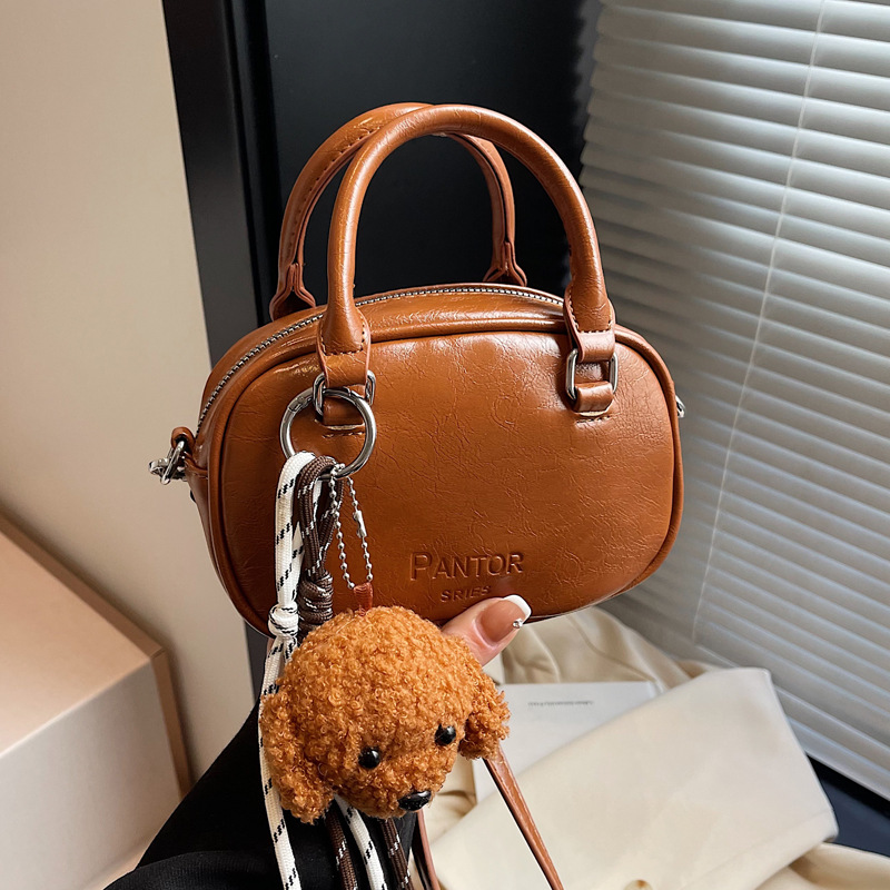 Simple and stylish small bag for women, 2025 new style, personalized ins crossbody bag, fashionable retro handbag, trendy small square bag full figure