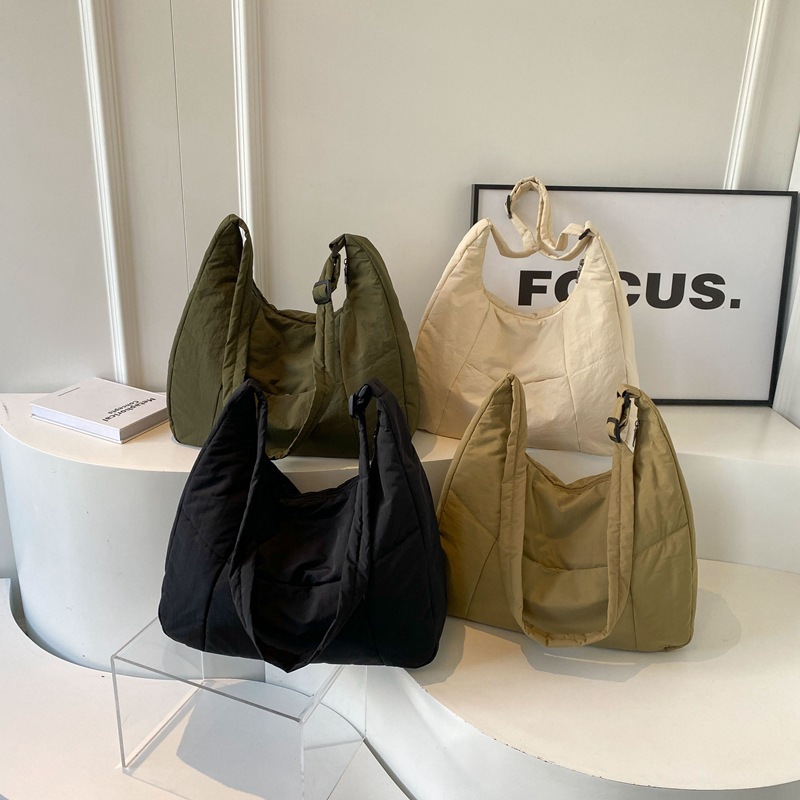 Korean-style large-capacity tote canvas bag for girls, forest-themed artistic style, ins versatile and fashionable student class bag Application Scenario
