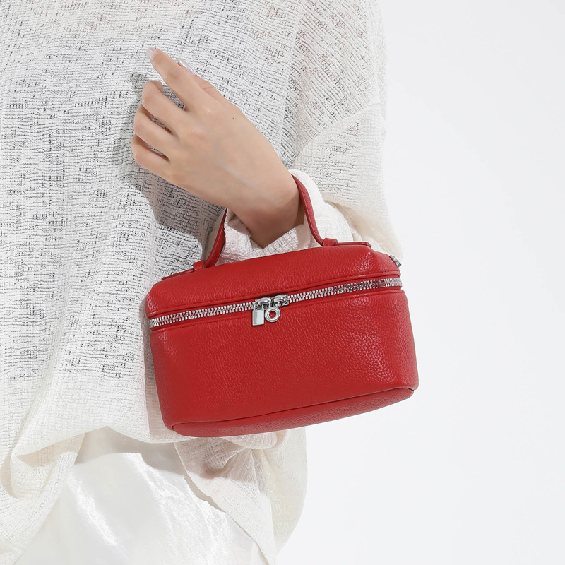 The new Korean-style fashionable handbag in 2025 features a simple candy-colored, stylish small square bag with a laid-back and casual crossbody style Specification drawing