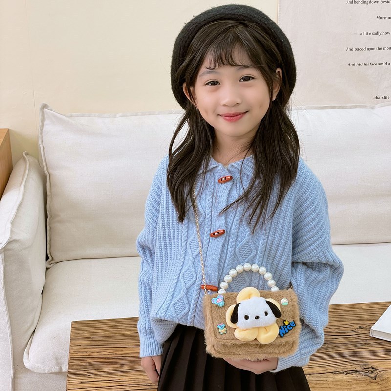 New sweet and cute plush square bag for autumn and winter, fashionable chain mini handbag, cartoon bear crossbody bag Application Scenario