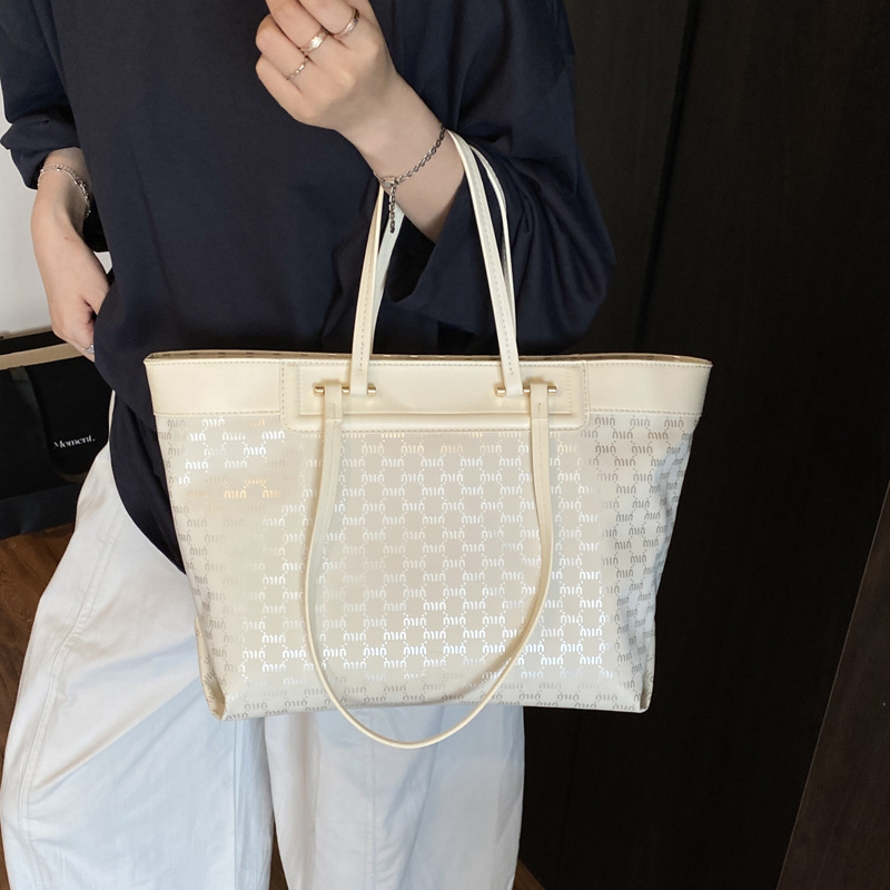 Fashionable large-capacity hand-held commuter underarm bag for women, 2025 new style simple tote bag, high-end quality single-shoulder bag details Picture