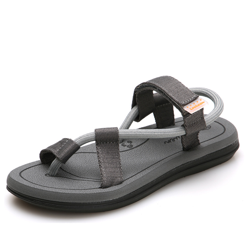 Wholesale of new summer sandals, men's outdoor casual anti-slip beach shoes, Vietnamese men's and women's slippers, large-sized for wearing outside Item Picture