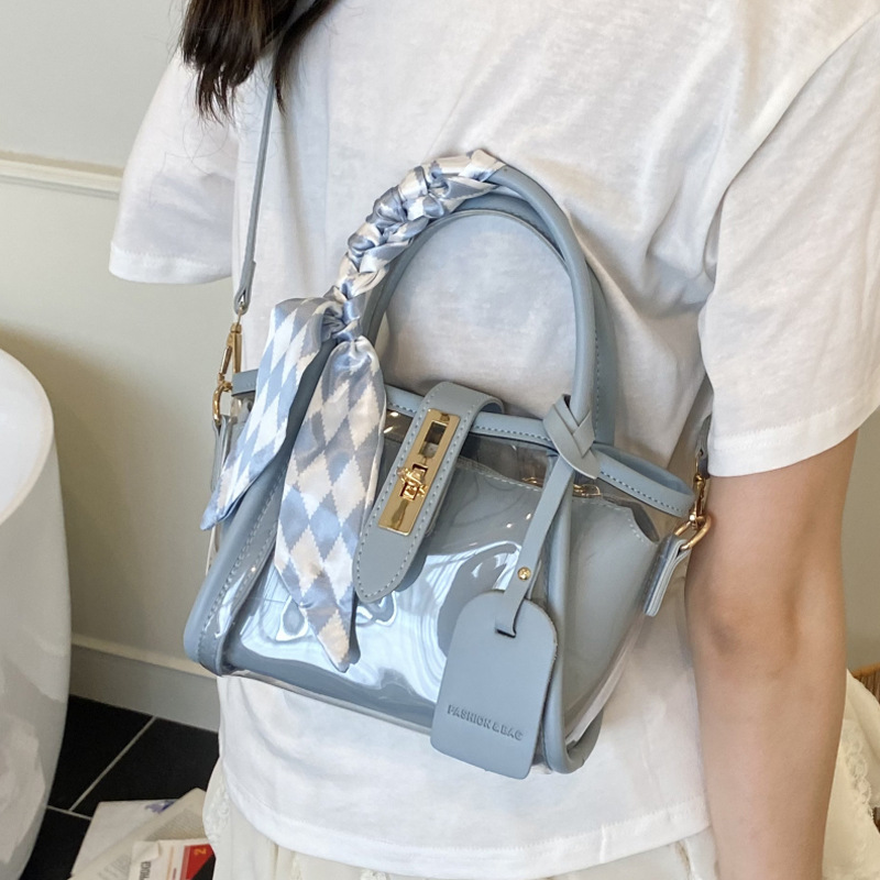 This year's popular women's handbag features a new, stylish and versatile hand-held crossbody bag with a Korean niche design and a bucket bag Specification drawing