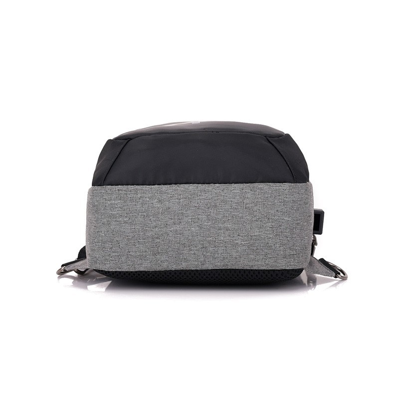 Cross-border large-capacity USB charging chest bag, Oxford cloth men's chest bag, casual travel storage single-shoulder crossbody bag Application Scenario