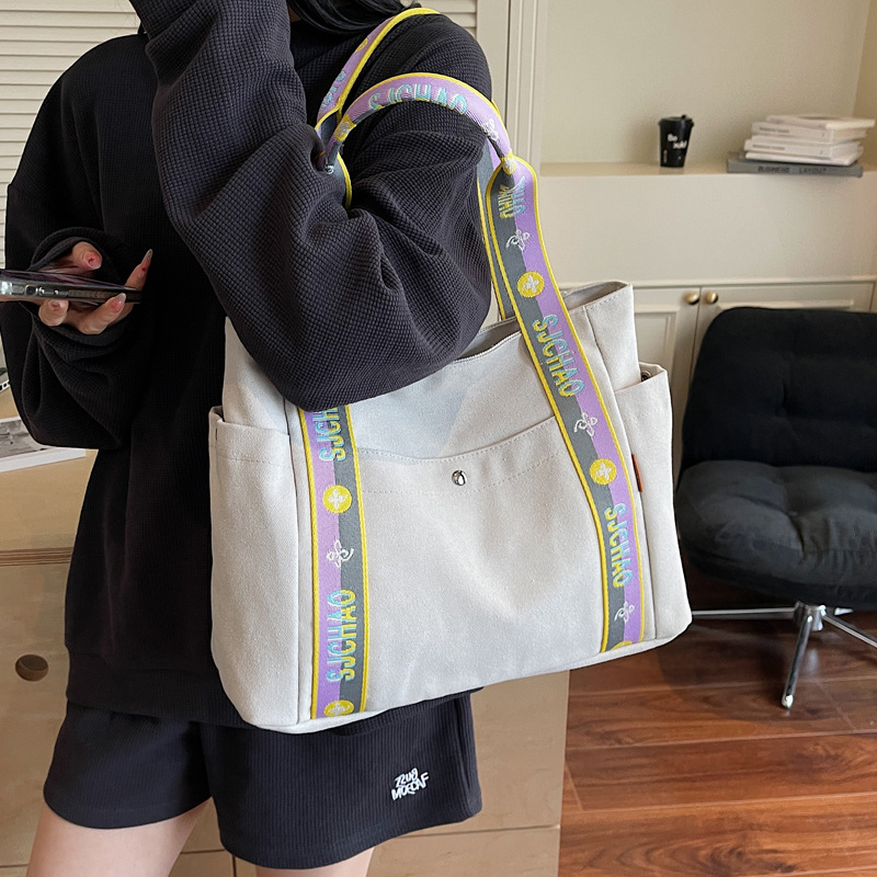 Korean style Instagram casual single-shoulder bag, personalized shoulder strap patchwork color-blocking handbag, college student commuting canvas bag details Picture