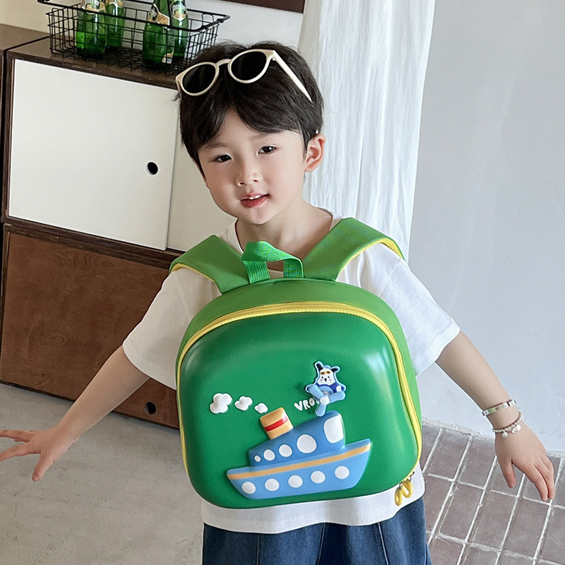 New Korean-style cartoon hard shell bags for boys and girls in children's schoolbags, kindergarten, preschool and nursery classes full figure