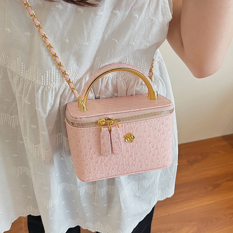 Fashionable chain box bag for women, 2025 new style, niche and high-end bucket bag, Korean style trendy single-shoulder crossbody bag details Picture