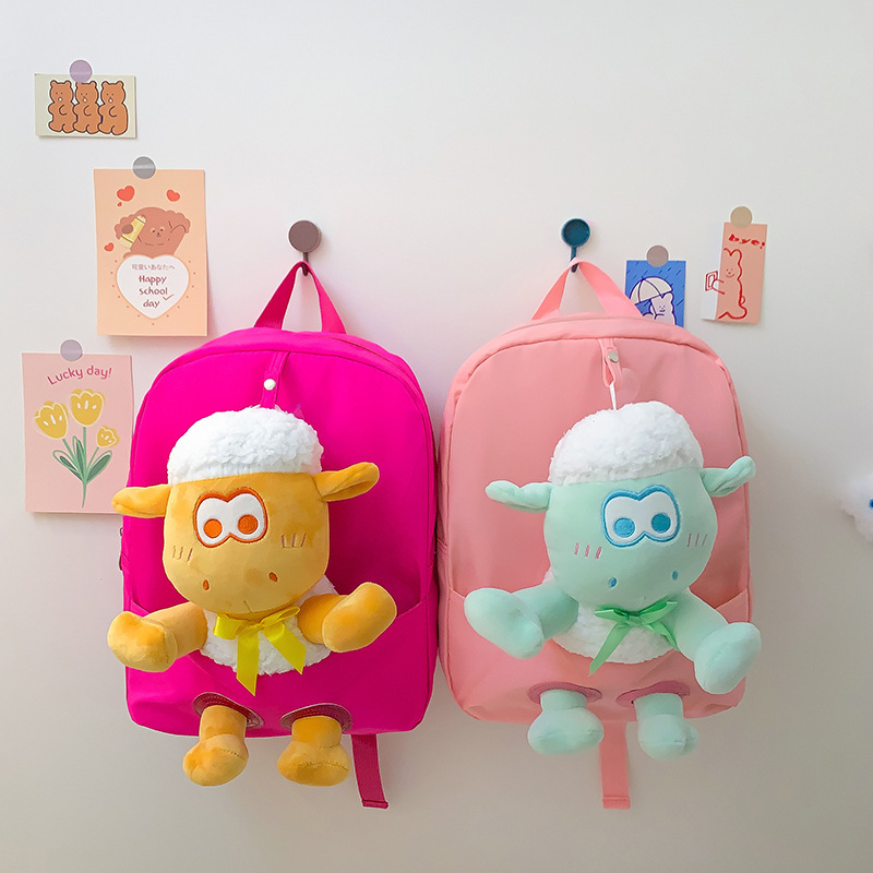 Kindergarten schoolbags, fashionable and cute kids, backpacks for middle and senior classes, cartoon little sheep, plush toys, dolls, children's backpacks Application Scenario
