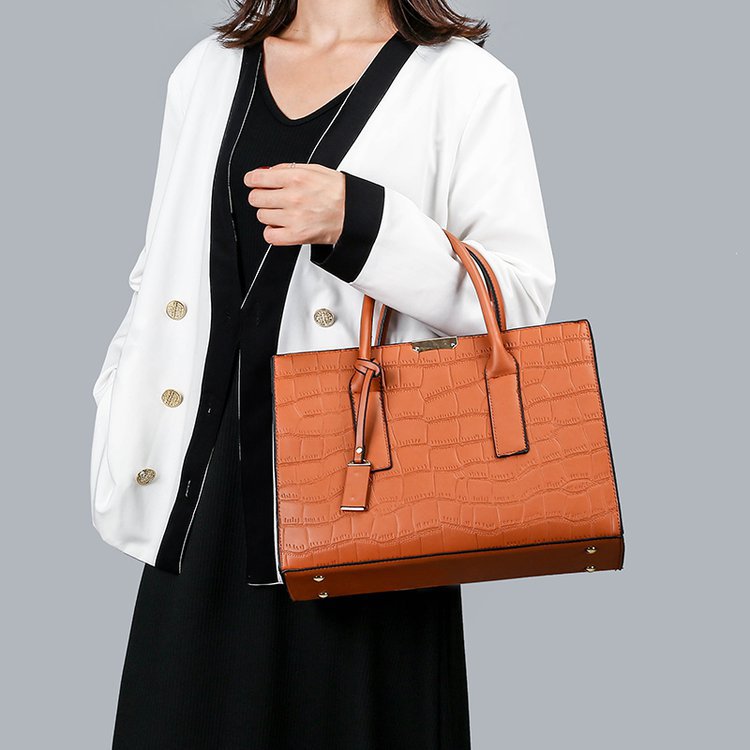 New crocodile-patterned women's bag, European and American trend foreign trade handbag, cross-border single-shoulder bag, crossbody bag, one piece, global shipping details Picture