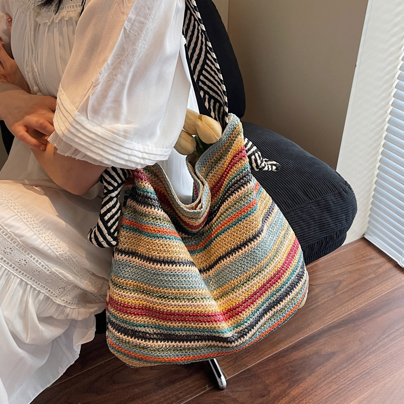 Laid-back striped woven single-shoulder bag, summer versatile commuting underarm bag, Korean-style casual straw woven beach bag for women Specification drawing