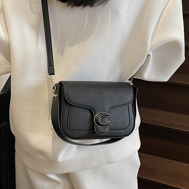 Korean niche fashion handbag for women 2025 new style simple solid color casual small square bag with a sense of high-end crossbody Specification drawing