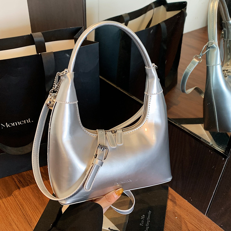 The 2025 new Korean-style simple and elegant design single-shoulder bag is a popular handbag for women's ins fashion and style this year full figure