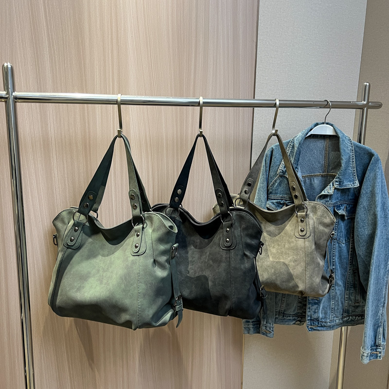 European Station Fashion commuter handbag for women 2022 New style casual single-shoulder bag, simple and elegant matte leather crossbody bag Application Scenario