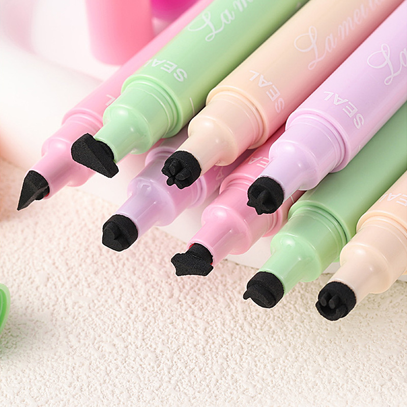 Seal eyeliner is waterproof and sweat-proof, not easy to smudge stars and hearts. It is a beginner's eyeliner liquid pen for decorating the corners of the eyes and the outer corners of the eyes Specification drawing
