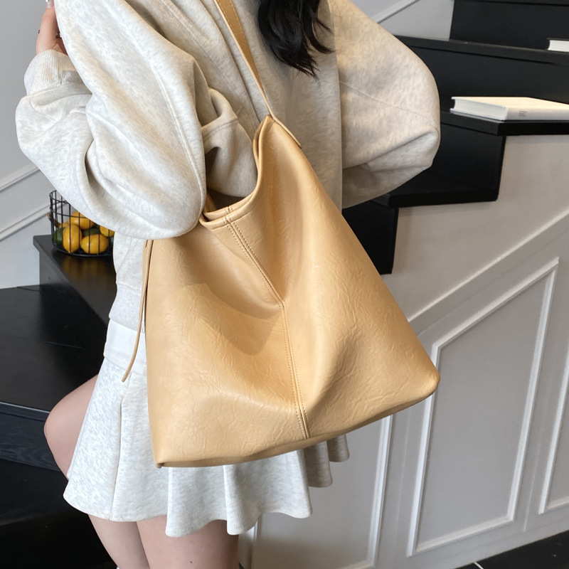 Korean style, retro, large-capacity tote bag for women, new summer 2025, versatile, fashionable, simple and solid color crossbody bag details Picture