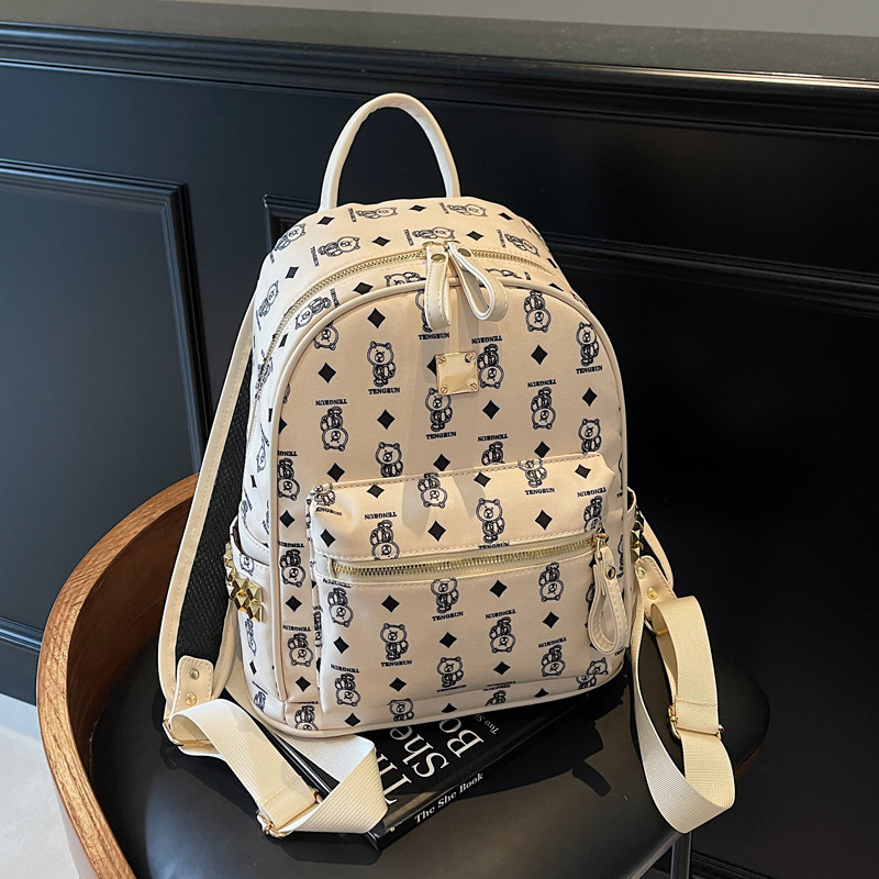 A cute little bear backpack for female college students in 2025, a new fashionable and trendy backpack with a large capacity full figure