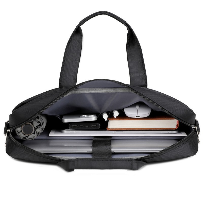 The new business commuting single-shoulder bag is fashionable, simple and waterproof. It is a 15.6-inch thickened three-dimensional briefcase Specification drawing