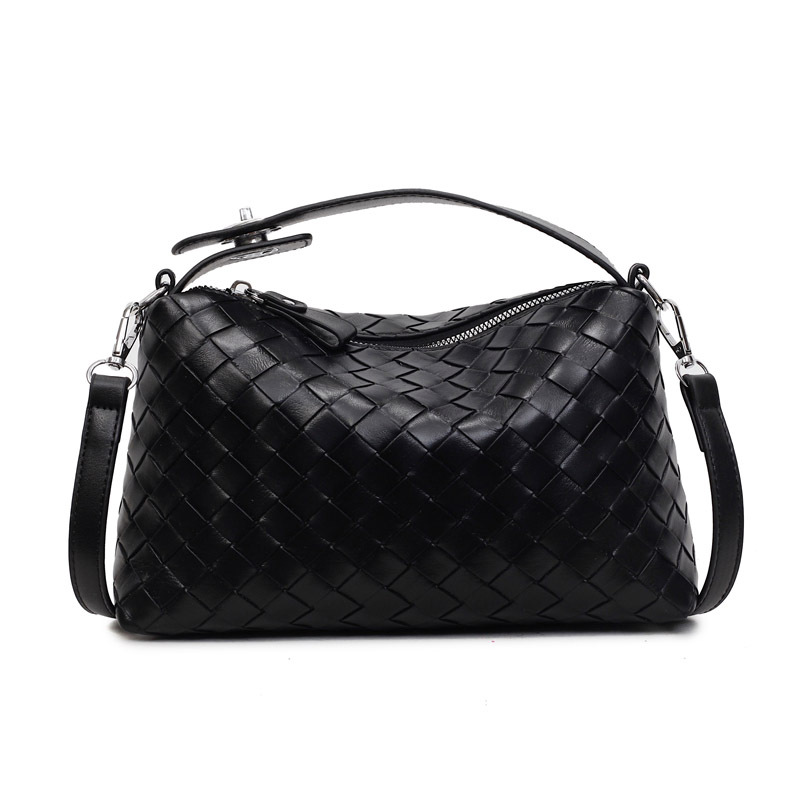 Fashionable woven handbag for women 2025 Summer new casual and simple dumpling bag, commuting trend crossbody bag for women Item Picture