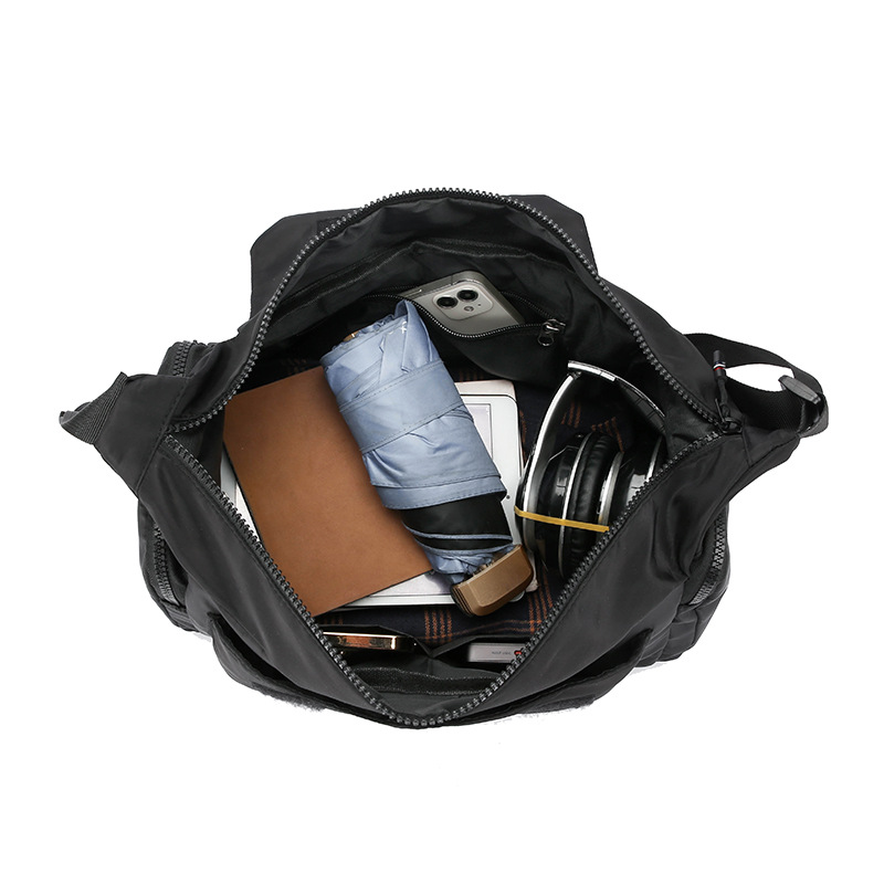 2024 New stylish and versatile messenger bag, Japanese minimalist functional large-capacity single-shoulder bag, casual men's crossbody bag Item Picture
