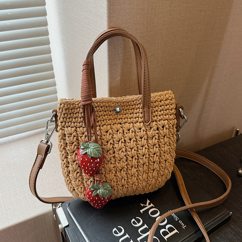 Hand-woven straw bag for women's summer 2025 new style super popular crossbody bag Korean version beach vacation mobile phone bag full figure