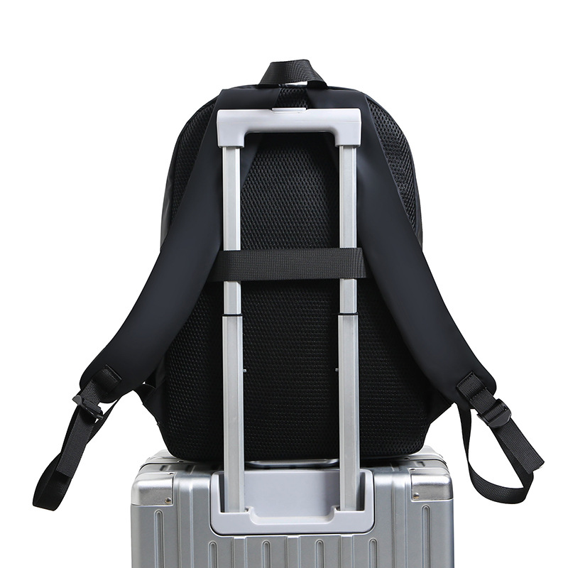 Trendy brand backpacks for men, junior high school, senior high school and college students, large-capacity travel bags, casual computer backpacks for men Application Scenario