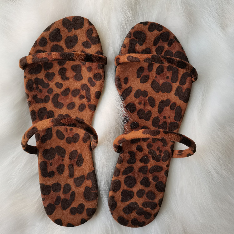 2021 New European and American fashion slippers, women's flat flip-flops, leopard print one-piece flip-flops, women's export large size wholesale details Picture