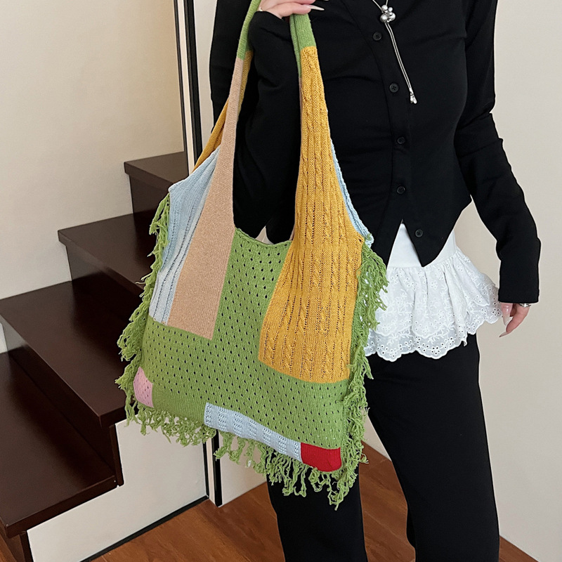 Casual soft surface large-capacity knitted bag for women 2025 new style, trendy, versatile and stylish single-shoulder bag, fashionable bucket bag Application Scenario
