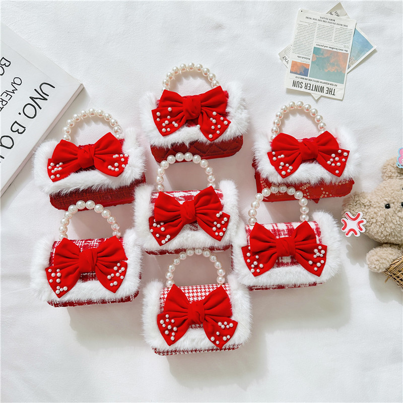 Red New Year's festive bow, woolen pearl hand-held children's princess accessory loose change bag Application Scenario