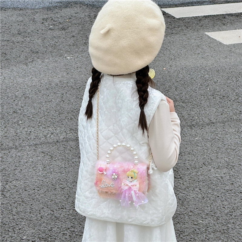 The 2024 new stylish girls' bag is a versatile and fashionable children's single-shoulder crossbody bag. It's a trendy little girl handbag Specification drawing