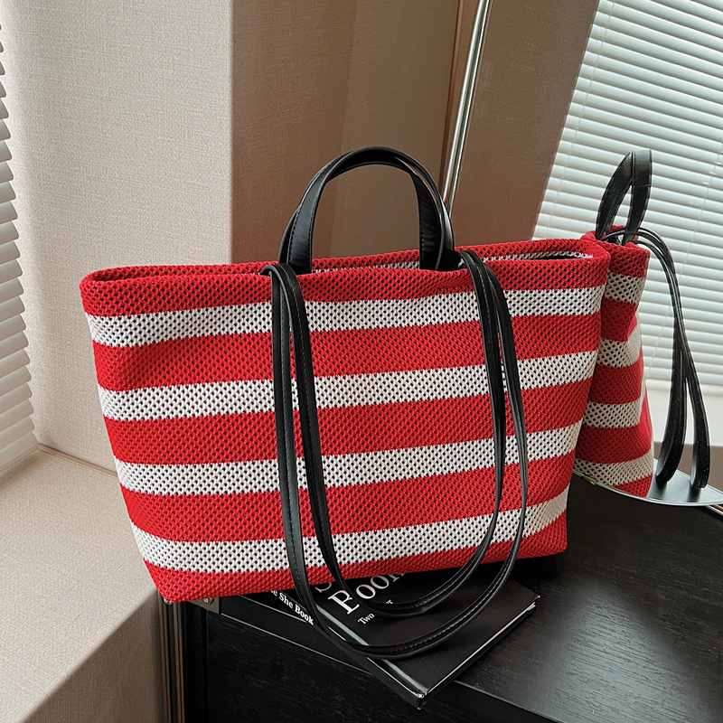 Fashionable large-capacity commuting bag for women 2025 new style, single-shoulder bag for going out to work, casual color-blocking tote bag full figure