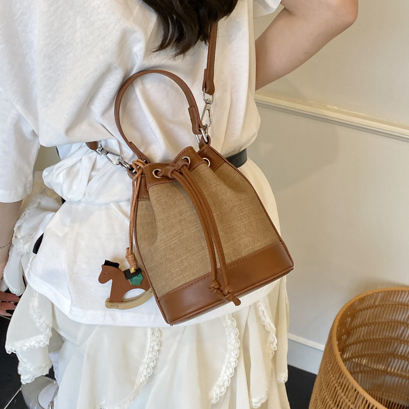 Spring and Summer fashion handbag for women, 2025 new style drawstring and stylish single-shoulder bag, Korean retro and trendy crossbody bucket bag Specification drawing