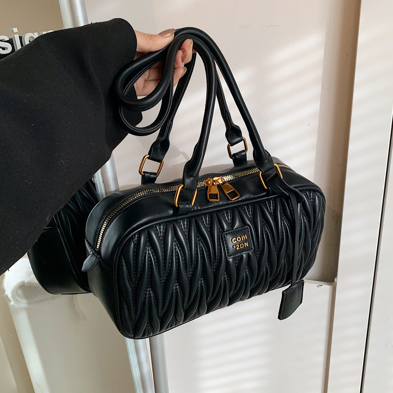 Retro bag for women, large capacity, new 2024 autumn and winter versatile, niche design, single-shoulder underarm bag, commuting pillow bag details Picture