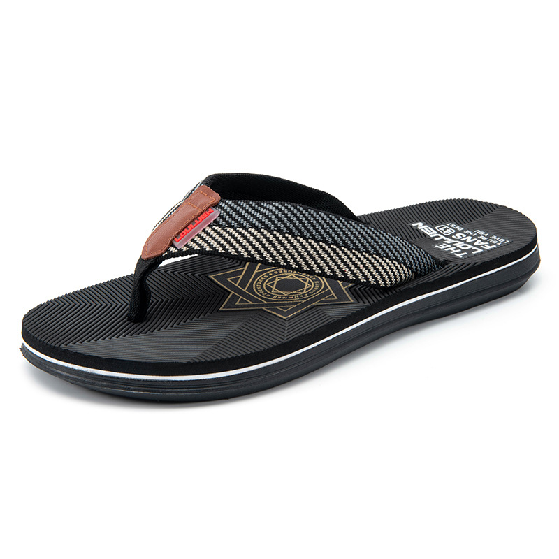 Wholesale of new beach flip-flops for men, summer anti-slip and foot-hugging casual cool flip-flops, and trendy thick-soled men's slippers Item Picture