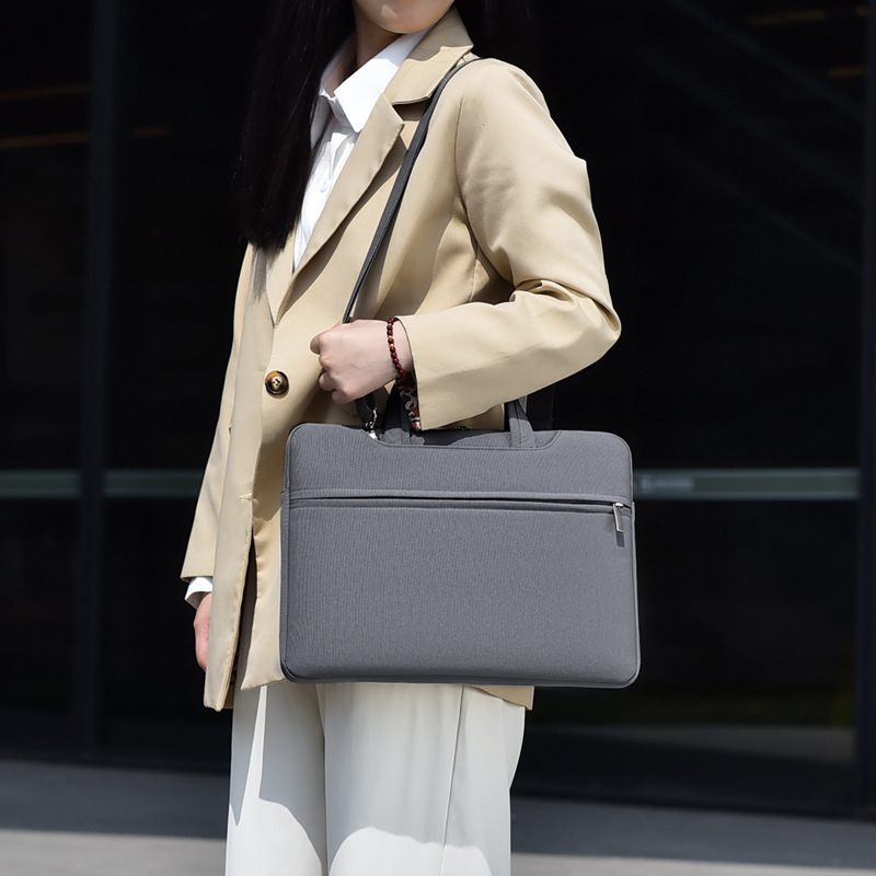 This 15.6-inch thin and light computer bag is suitable for Apple, Lenovo and ASUS laptops with a 14-inch shoulder design and logo printing Application Scenario