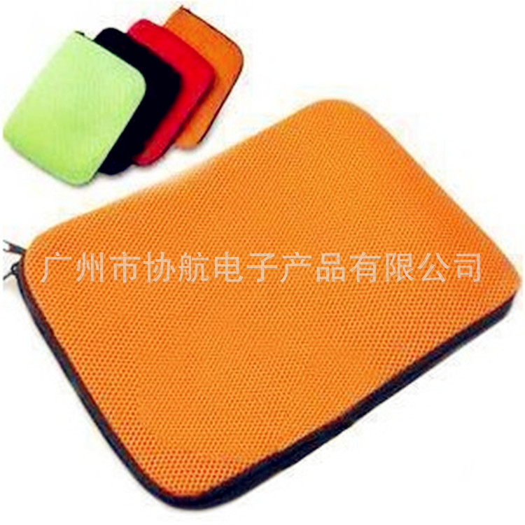 Tablet bag suitable for Apple and Huawei sandwich grid bag, shockproof diving material in stock, notebook inner liner bag Application Scenario