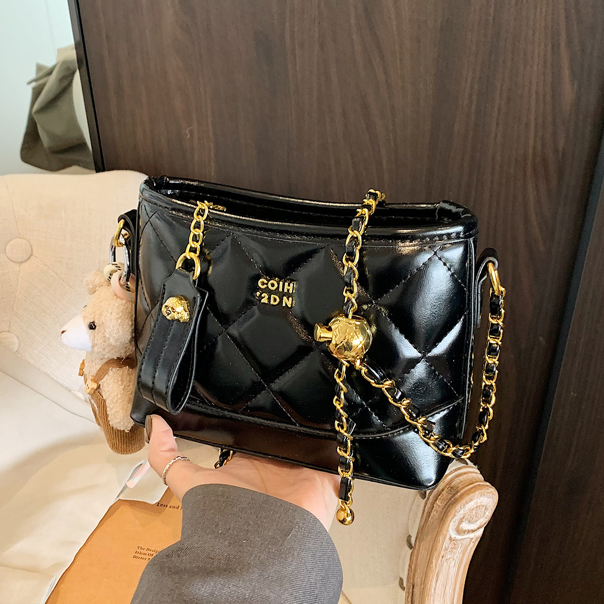 High-end diamond-shaped bucket bag for women 2025 summer new style Chanel-style chain wandering bag, fashionable and versatile crossbody bag Specification drawing