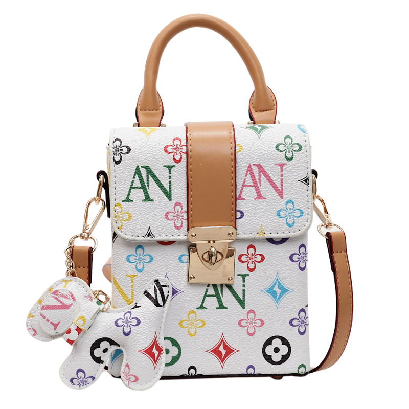A new Korean-style versatile and simple single-shoulder crossbody bag for women in the summer of 2025, featuring a Korean-style mobile phone bag Item Picture