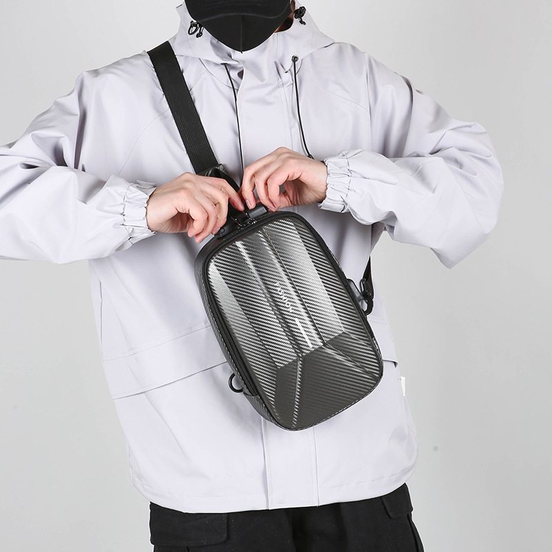 Trendy hard-shell men's motorcycle bag, large-capacity chest bag, multi-functional crossbody bag, travel-quality backpack, cycling across borders Specification drawing