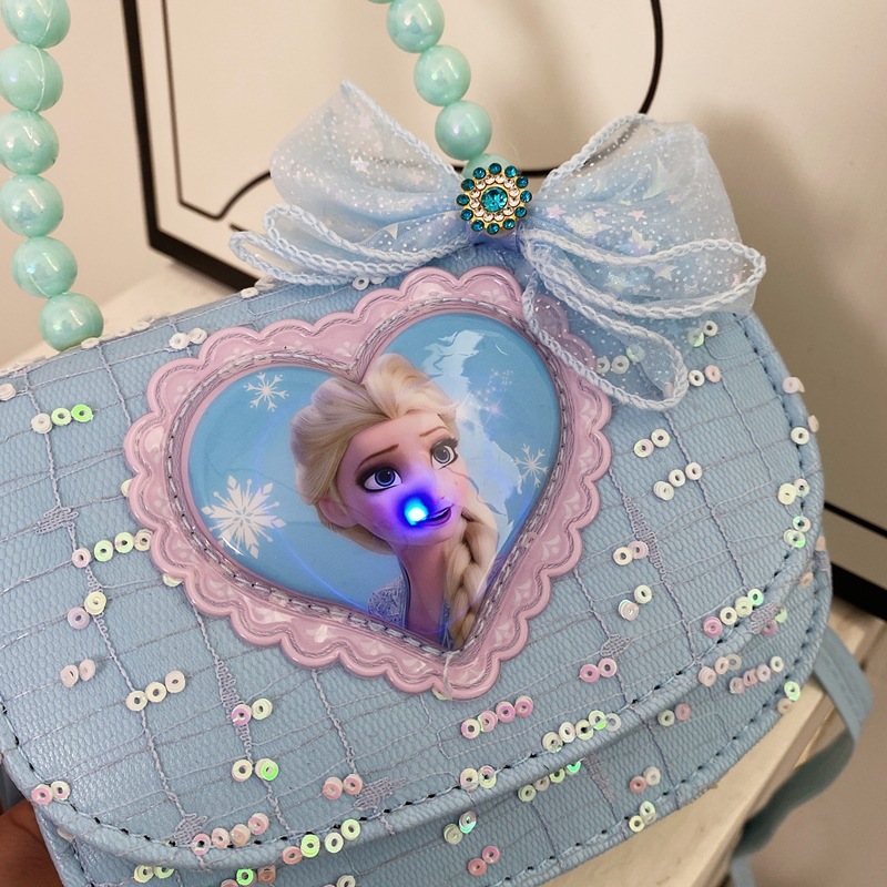 The new cute baby small bag of the Ice and Snow Aisha Princess children's gift bag, the flashing light style girls' crossbody bag for hand-carrying details Picture