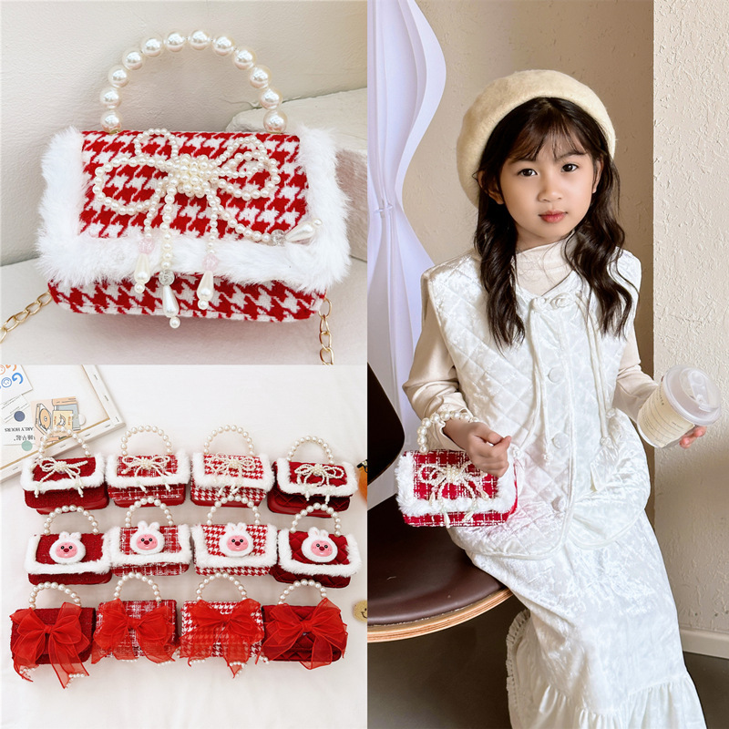 New Year's bag: Girl's crossbody pearl handbag, bow, heavy and stylish plush bag, red girl princess bag details Picture