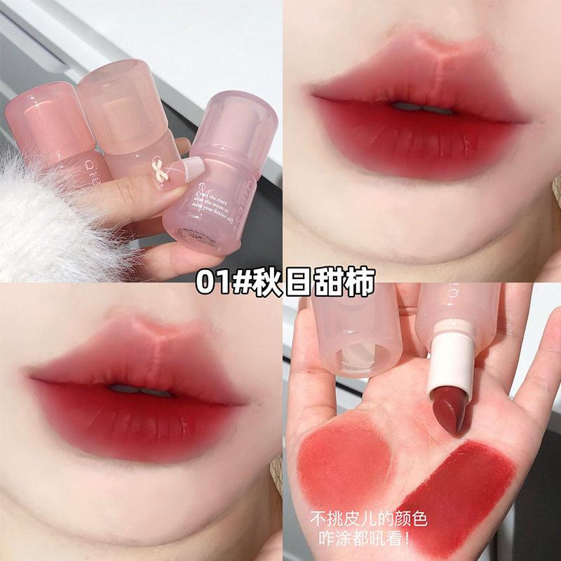 "Six colors of glass mousse lipstick, cross-border European and American personal care, waterproof, matte, frosted makeup lipstick, nude color, easy to apply. Application Scenario