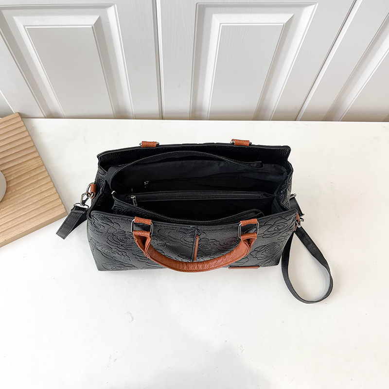 2024 new cross-border handbag, a large-capacity single-shoulder cross-border bestseller with soft leather embossed single-shoulder for women Application Scenario