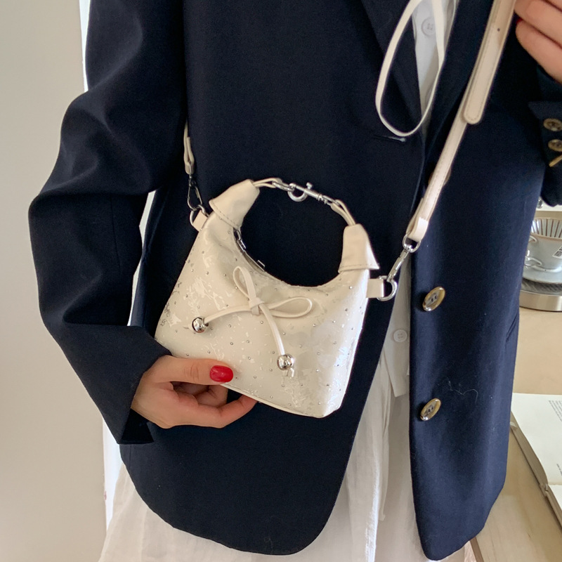 Summer's popular pleated handbag for women, 2025 new style, versatile and stylish chain single-shoulder crossbody bag details Picture