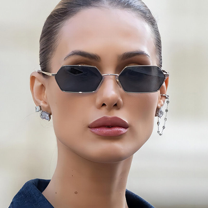 Cross-border European and American polygonal sunglasses 2024 new retro metal sunglasses for hot girls, fashionable sunglasses with personality full figure