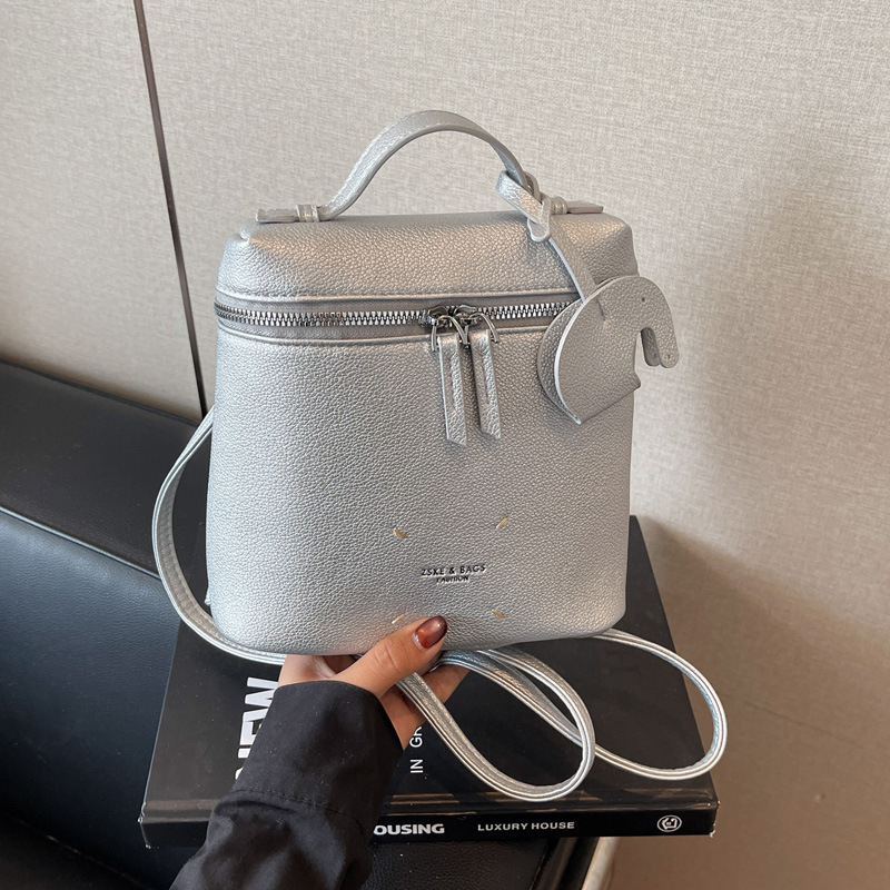 Cute backpack for women 2025 New style, fashionable, simple and fresh, Korean-style high-end feel, trendy, small and convenient small backpack full figure