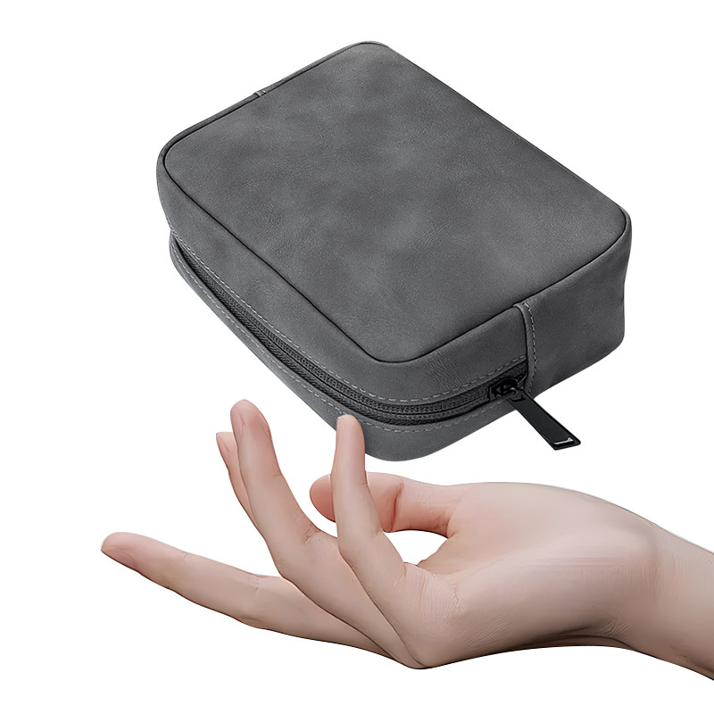 Digital accessory storage bag, headphones, mouse, data cable, power bank protection, USB flash drive shield, charger, organizing bag and box Specification drawing