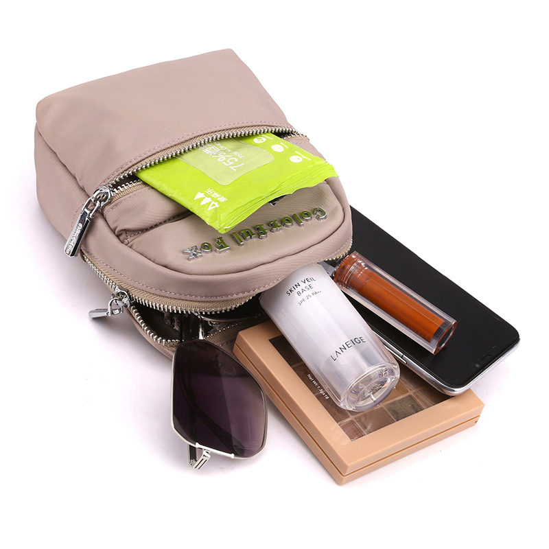 Colorful Fox's new mini mobile phone bag, a fashionable and trendy portable crossbody bag for women, and a water-resistant single-shoulder bag Application Scenario