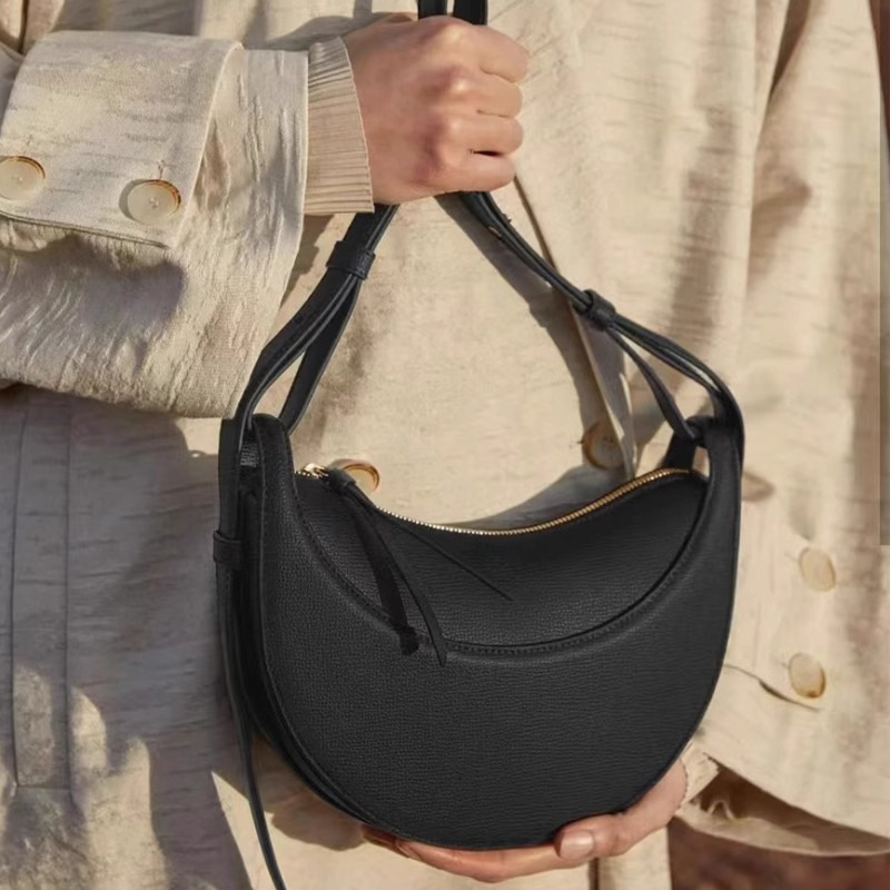 French niche crescent-shaped bag 2025 new style, high-end saddle bag, single-shoulder crossbody underarm bag, retro for women Application Scenario